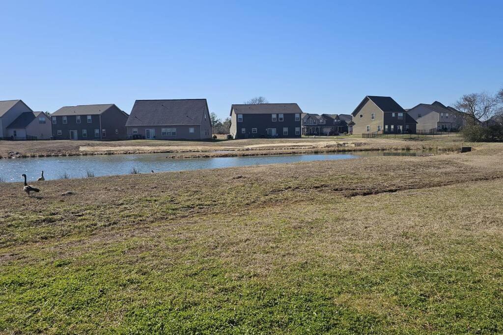 Gorgeous 3 Bedroom Home With Cable Tv In All Rooms & Free Wi-Fi Concord Exterior foto